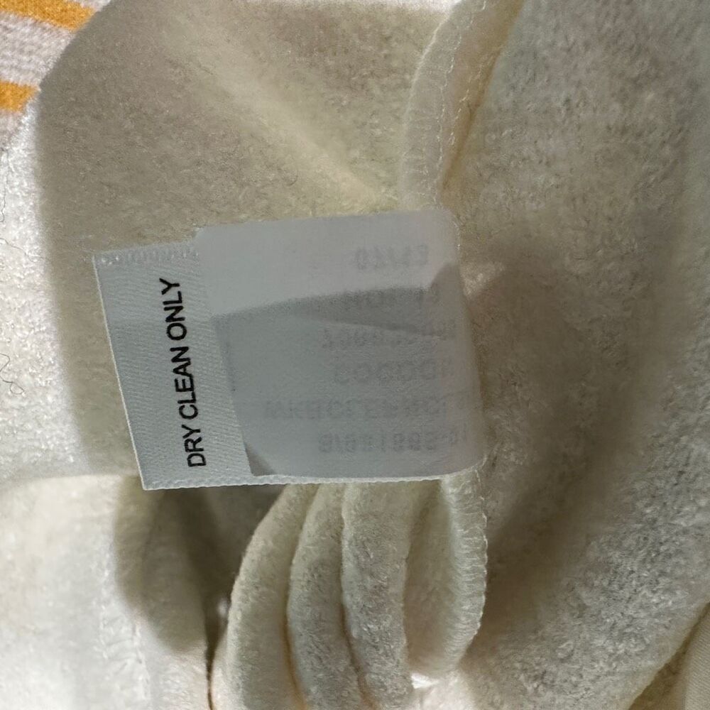 Banana Republic winter white wool skirt with back zip- size 6 - Picture 10 of 10
